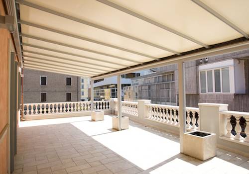 Cerramiento de aluminio para una terraza